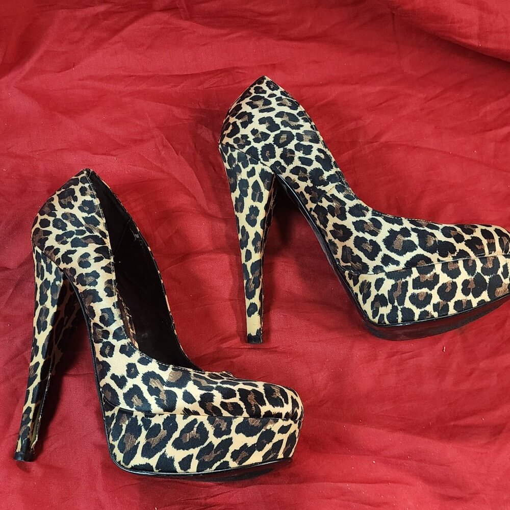 BEBE Leopard or Cheetah Print Platform High Heels 8.5